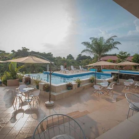 ליברוויל Mont Bleu Hotel מראה חיצוני תמונה