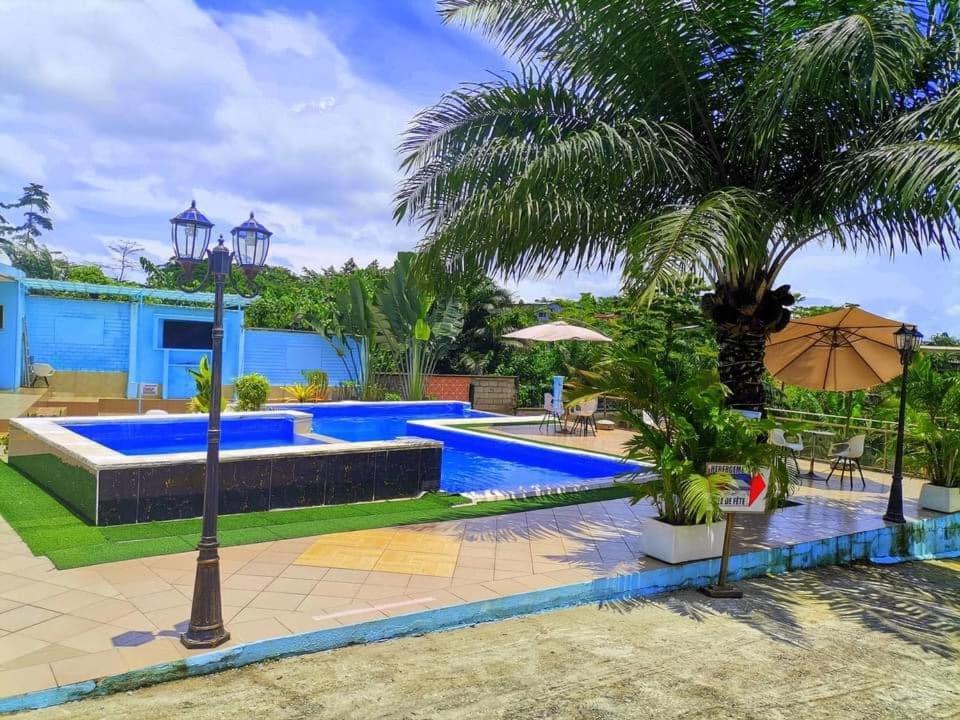 ליברוויל Mont Bleu Hotel מראה חיצוני תמונה