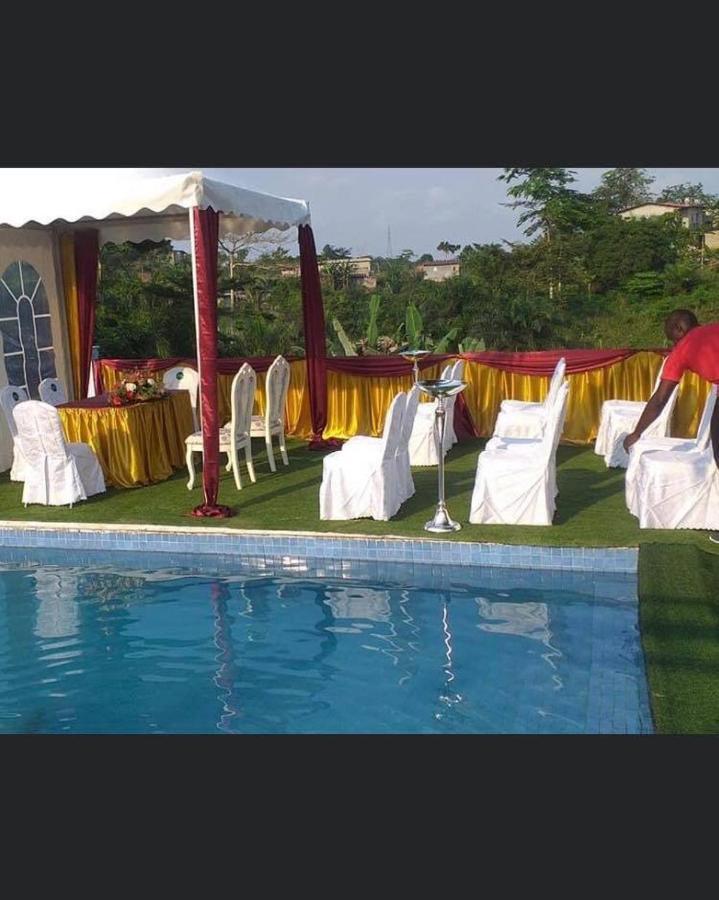 ליברוויל Mont Bleu Hotel מראה חיצוני תמונה