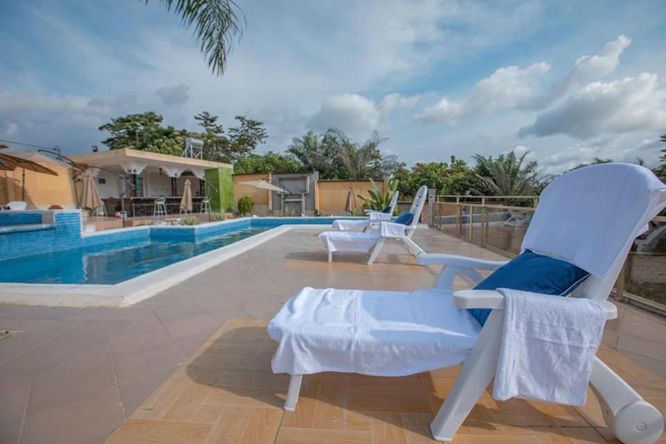 ליברוויל Mont Bleu Hotel מראה חיצוני תמונה